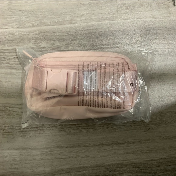 lululemon Everywhere Belt Bag - Picture 4 of 5